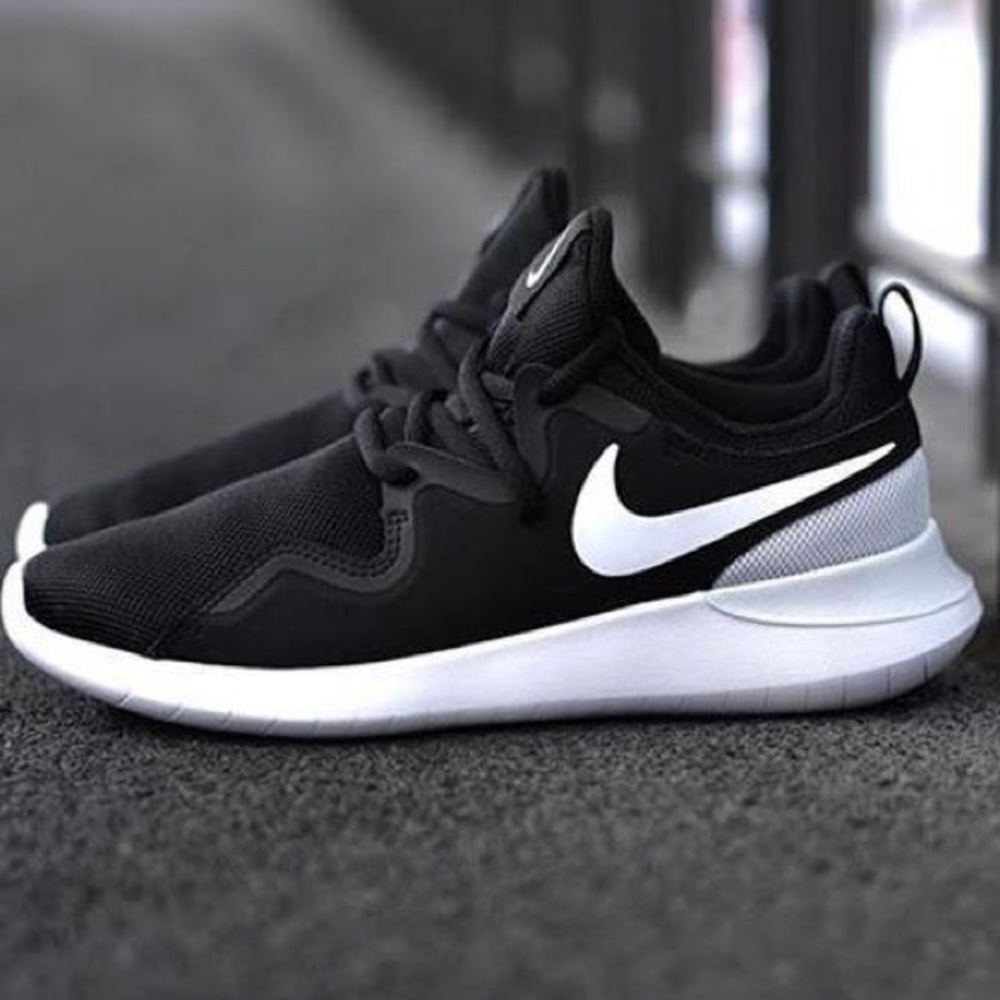 NEW Nike Tessen Black Running Shoe with box - Picture 4 of 13